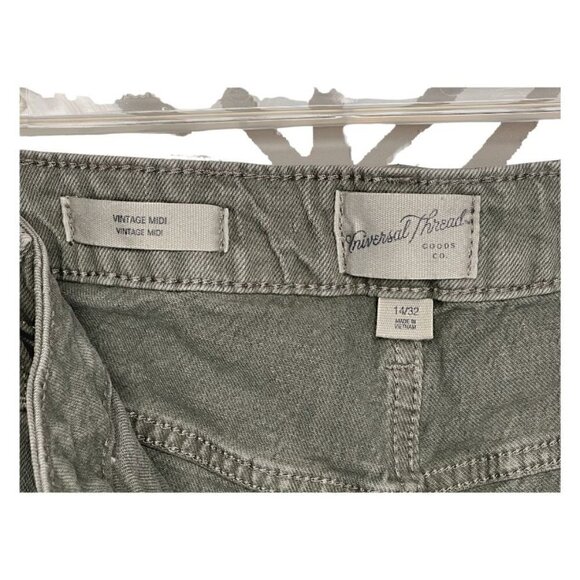 Universal Thread Gray Vintage Midi Distressed Jean Shorts (Womens 14) - Picture 3 of 5